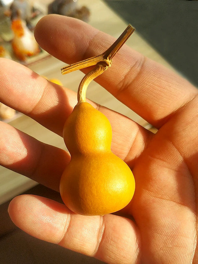 Natural Wenwan Gourd — Quiet Hands. Slow Patina. A Small Return to Stillness.