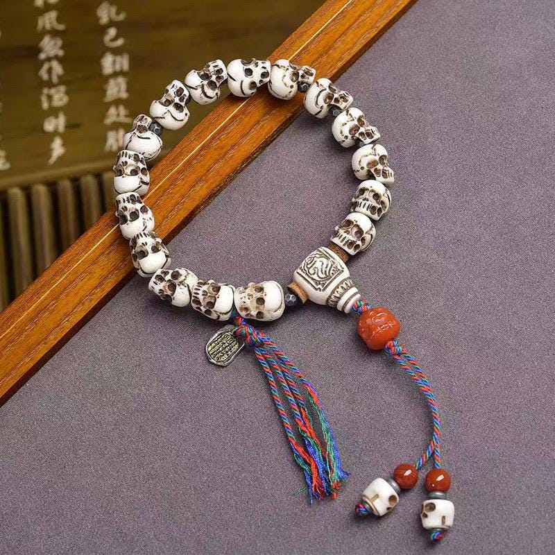 Tibetan Yak Bone Skull Bracelet, Single Strand Mala with Agate Bead